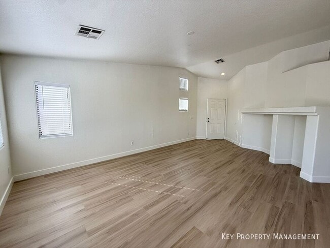 Photo - 5718 Royal Sands St