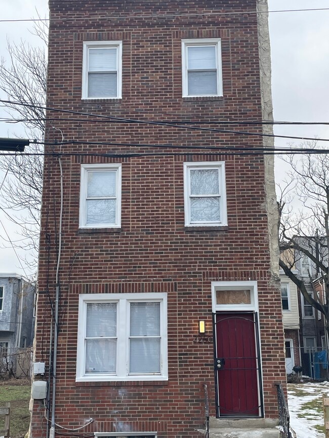 Photo - 2260 N 16th St