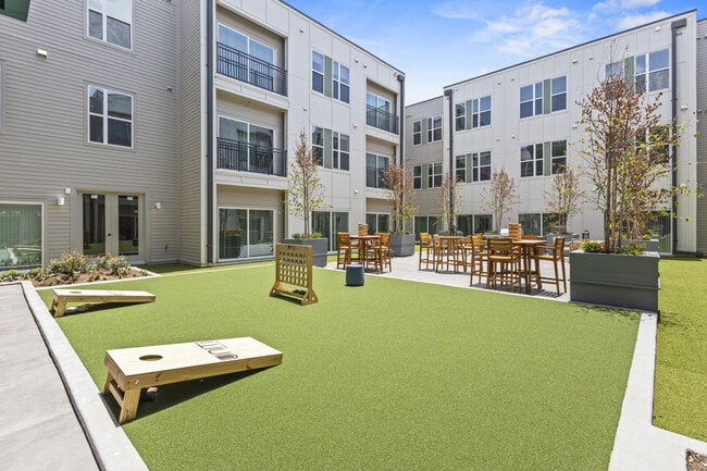 Photo - 596 W 9th St Unidad ID1335745P