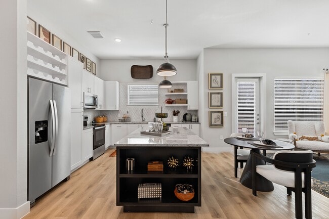 Photo - Lakesound Apartments