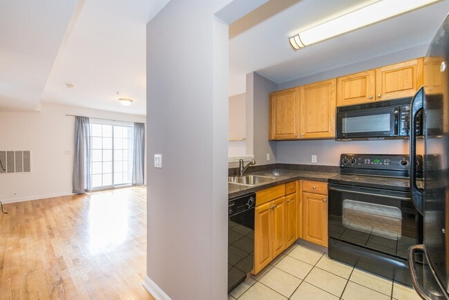 Photo - 318 54th St Unit 4k