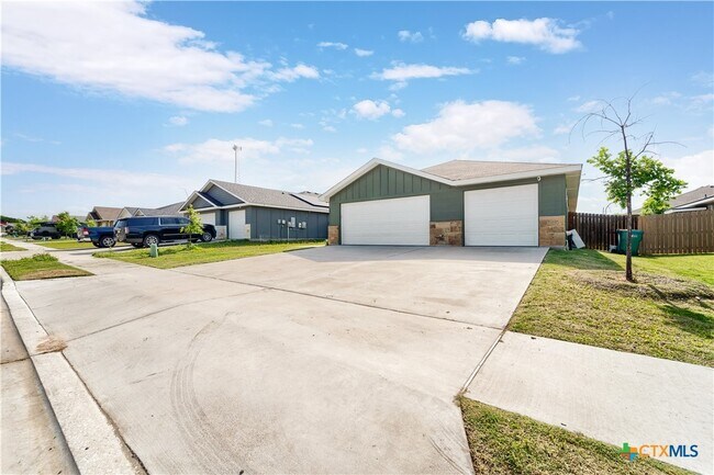 Photo - 742 Freedom Cir