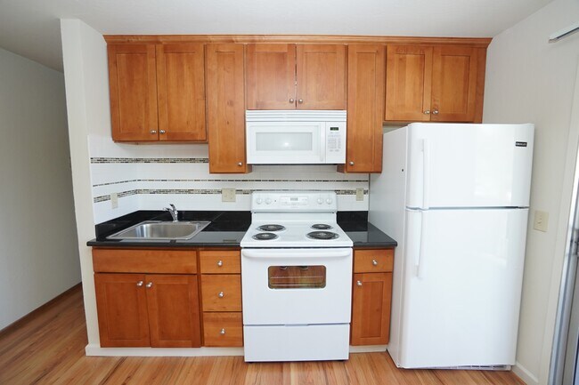 Photo - 2028 Dwight Way