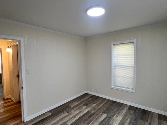 Photo - 929 E Sullenberger Ave