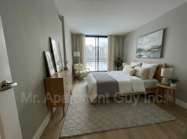 Photo - 2200 Sherobee Rd Unité 2