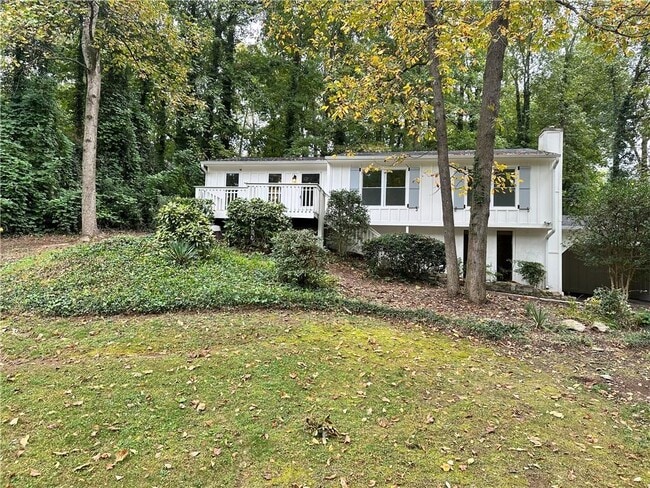 Building Photo - 1231 Woodleigh Rd SW
