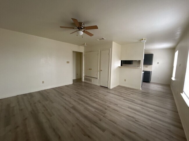 Photo - 504 Esther Cir Unit 504 Esther Circle  B