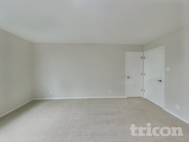 Photo - 213 Ridge Bluff