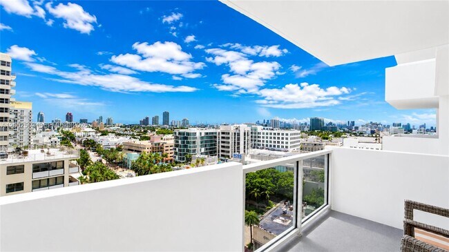Building Photo - 100 Lincoln Rd Unit 1209