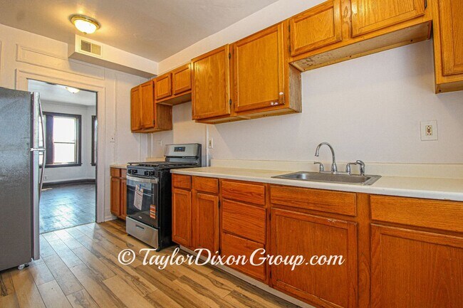 Building Photo - 3863 W Maypole Ave Unit 3B