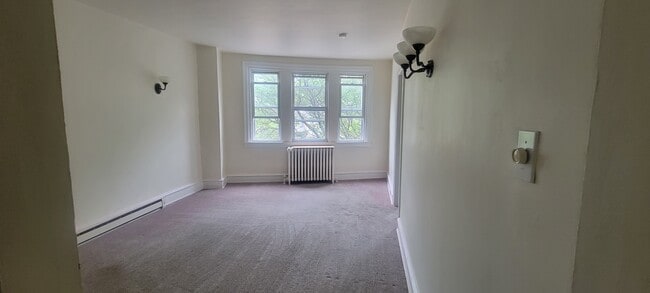 Living room - 278 N Keswick Ave Unit 2A