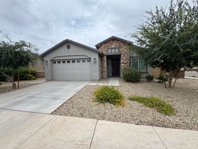 Building Photo - Beautiful Surprise Home: 4 Bd, 3 Ba