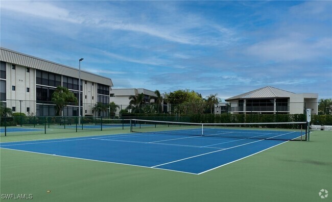Building Photo - 788 Park Shore Dr Unit E14 Rental