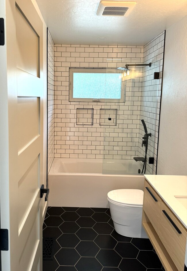 Photo - 218 Steven Cir