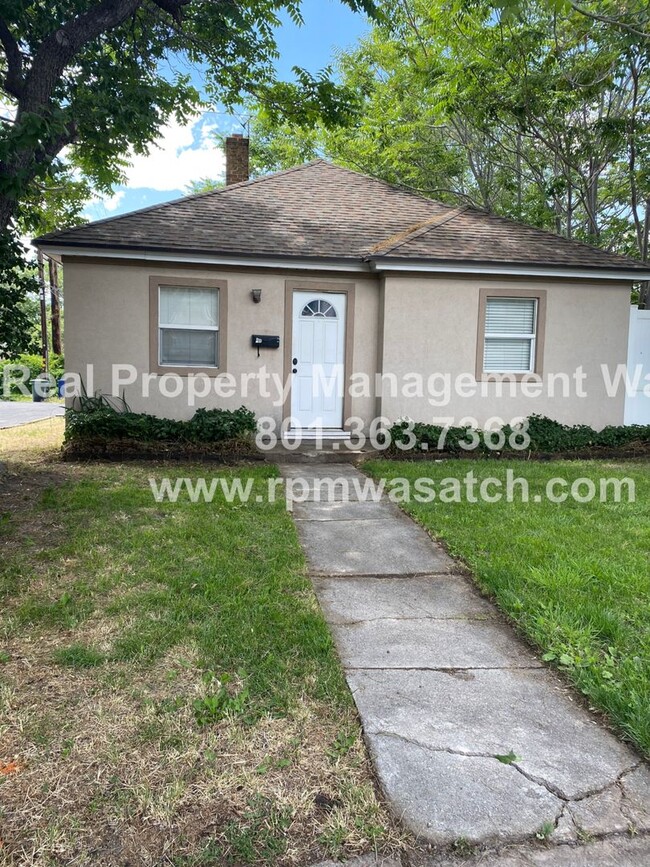 4 Bedroom 1.5 bathroom single family home - 4 Bedroom 1.5 bathroom single family home