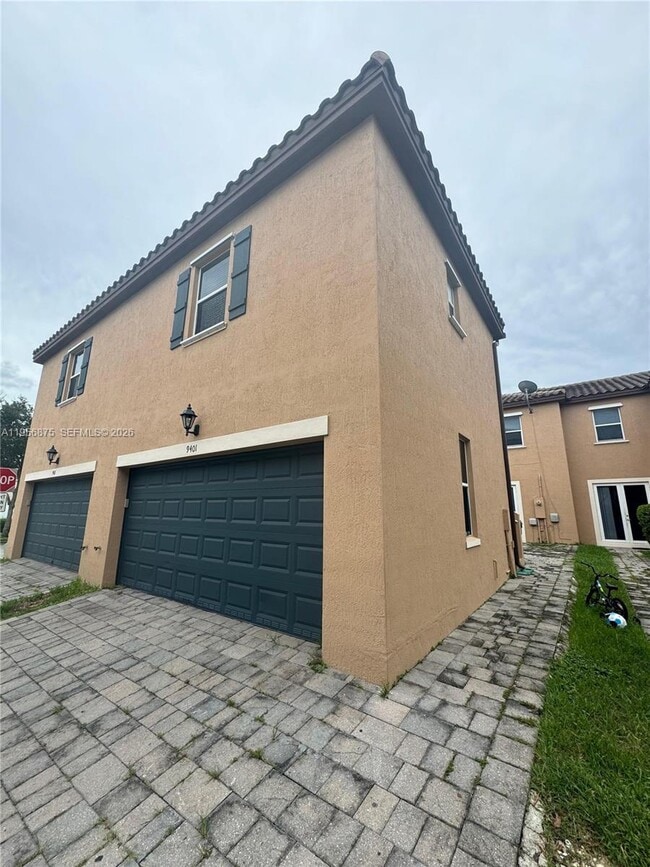 Photo - 9401 SW 171st Pl Unit studio