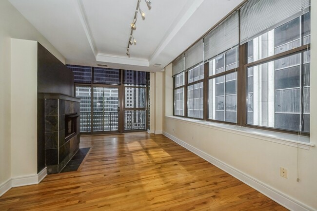Photo - 212 W Washington St Unit 1012