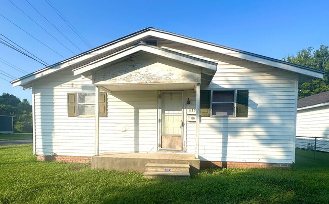 Building Photo - 2-bedroom, 1-bathroom Single Family home F...