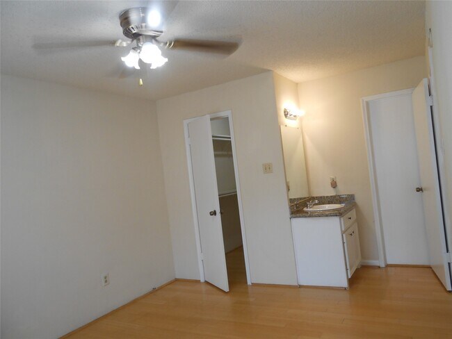 Building Photo - 2750 Holly Hall St Unit 604 Rental