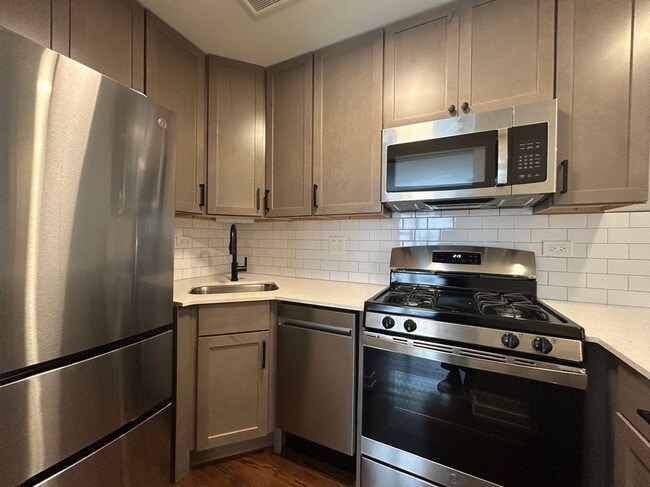 Photo - 525 W Oakdale Ave Unit 507