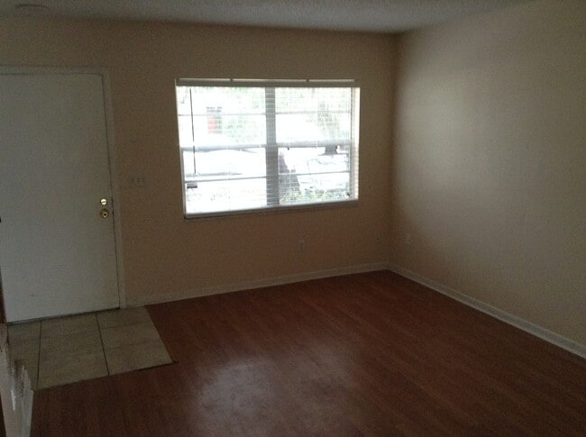 Photo - Convenient 2 Bedroom Townhome Near UCF & Full Sail – Available Now!
