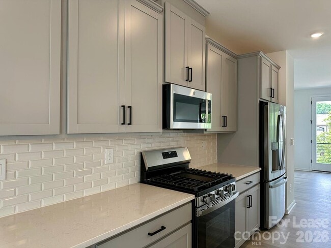 Photo - 1556 Blanche St
