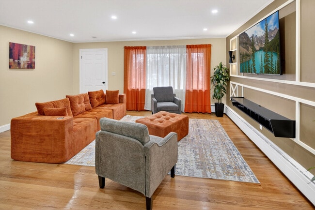 Photo - 44 Fullerton St