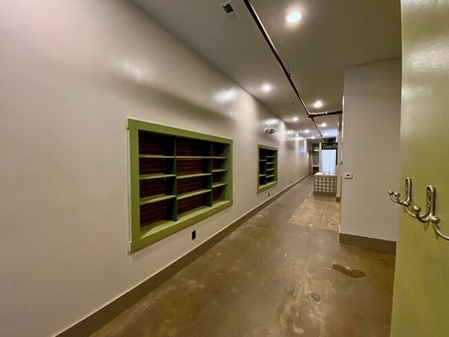 Photo - 2710 Cherokee St Unidad Commercial Rental
