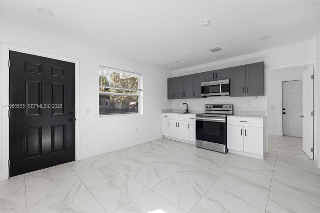 Photo - 1445 NW 34th St