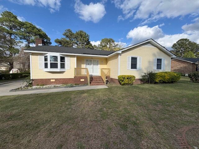 Building Photo - 207 Singletree Dr