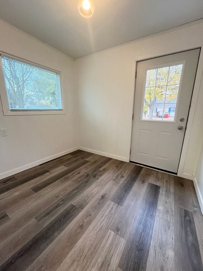 Photo - 4 Bed/1.5 Bath Rental Home in Central Sioux Falls!