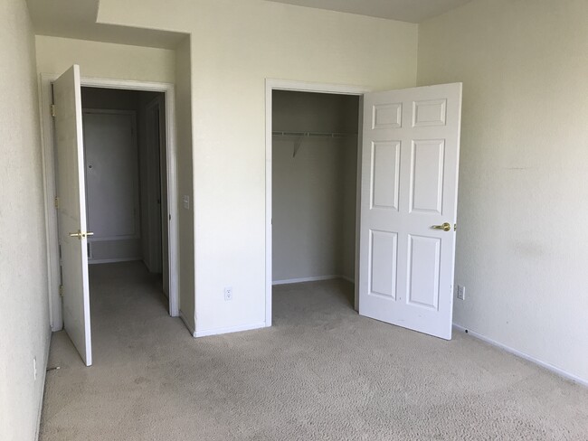 Photo - 22920 E Roxbury Dr