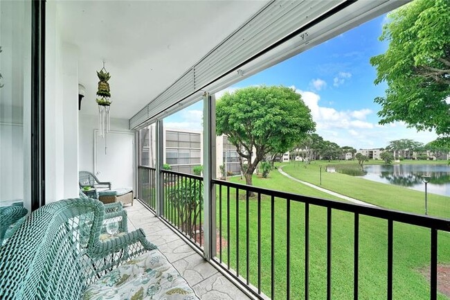 Building Photo - 5250 Las Verdes Cir Unit 212