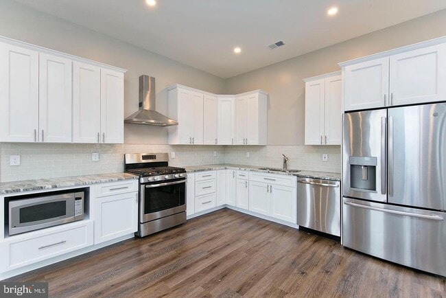 Photo - 160 N Loudoun St Unit 202