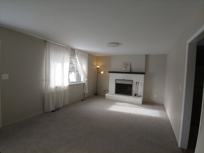 Photo - BEAUTIFUL 5 Bed 2 Bath South Boulder Home Available June 10!