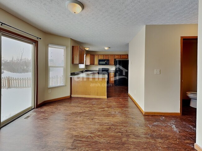 Photo - 748 Woodington Dr