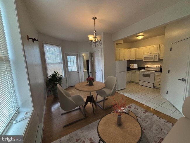 Photo - 600 Keefer Pl NW