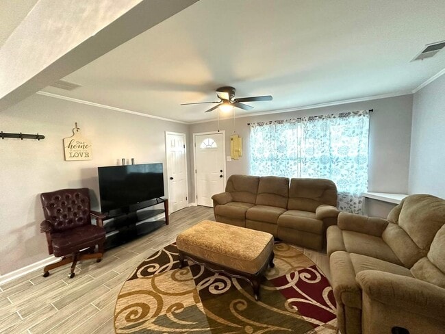 Photo - 2003 Bond Ferry Rd