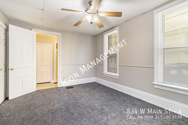 834 W Main St Unit 4