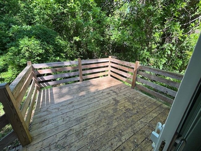 Photo - 402 Lindsay Rd Unit 02