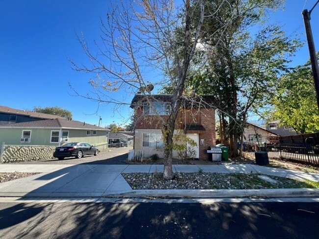 Building Photo - <B>Central Reno Two Bedroom Apartment<br><br> Unit 762 Stewart Street Reno, NV 89502