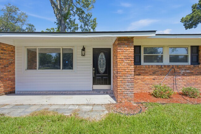 Photo - 12433 Deerfield Rd