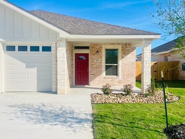 Building Photo - 5111 Rose Gdn Lp Rental
