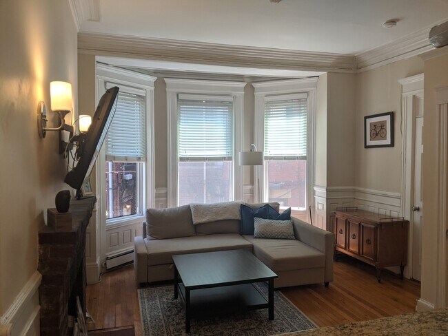 Photo - 591 Beacon St Unidad 02