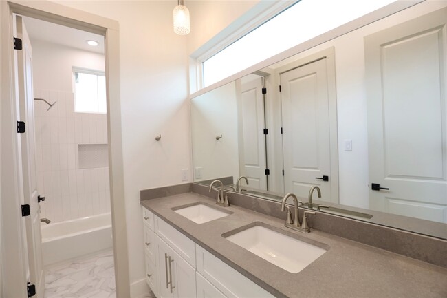 Building Photo - 510 E 37th St