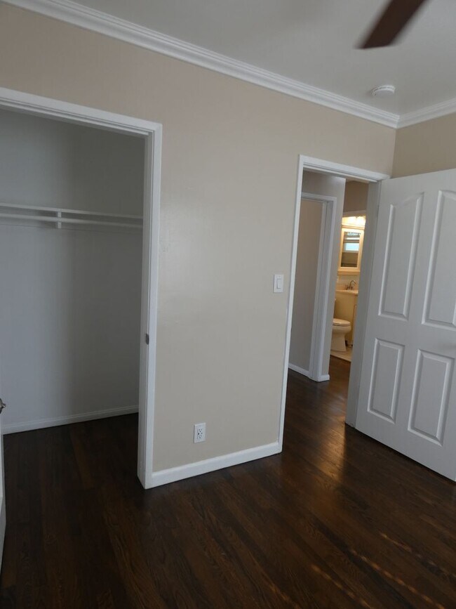 *Available NOW in Lakewood!* Rental For Rent in Lakewood, CA