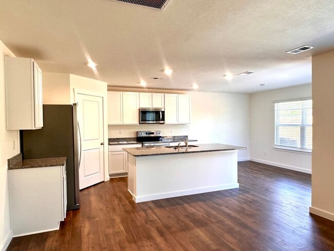 7033 Randleman Dr