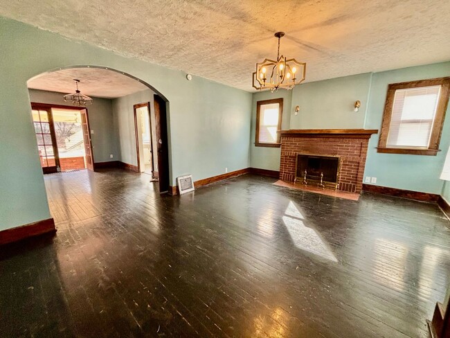 Photo - 847 S 60th St