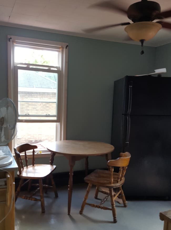 kitchen - 121 N Lancaster St Unit Apt A