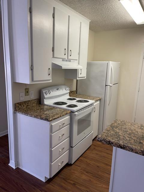WON'T LAST. PET FRIENDLY, SINGLE-LEVEL TOWNHOME OFF HULEN, FENCED-IN YARD. PET-FRIENDLY, MOVE-IN ...